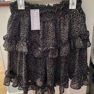 HEMLINE | ruffle print skirt